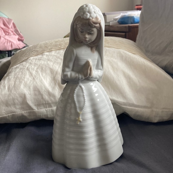 NAO by LLADRO first communion porcelain doll. No box - Picture 1 of 4